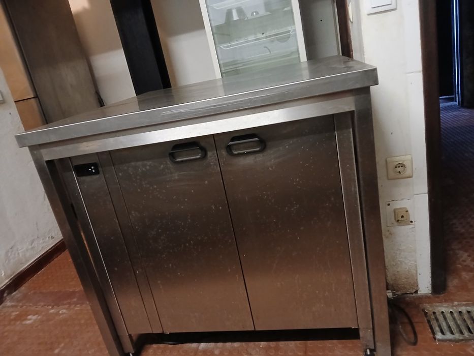 Armário de chão, 4 frentes, em inox