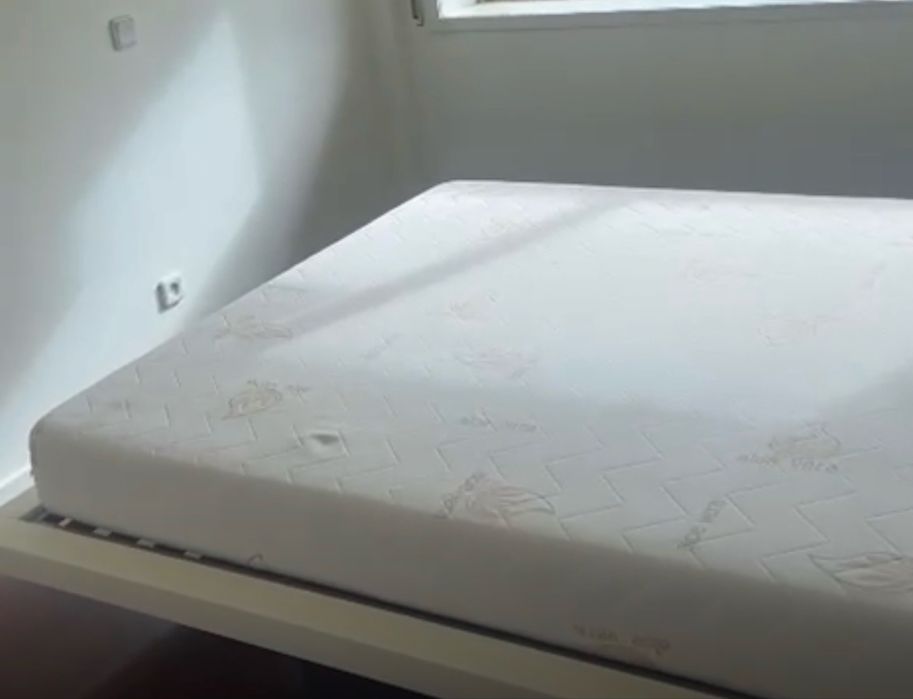 Cama com colchao