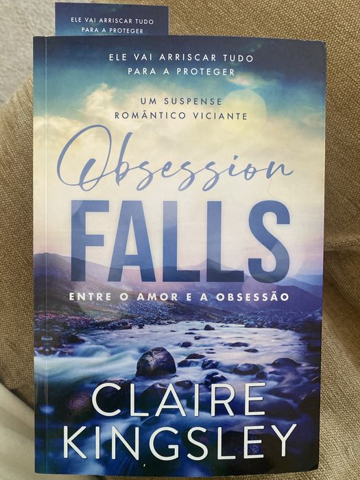 Vendo livro Obsession Falls entre o amor e a obsessão de Claire Kingsl