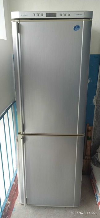 Продам холодильник Samsung.