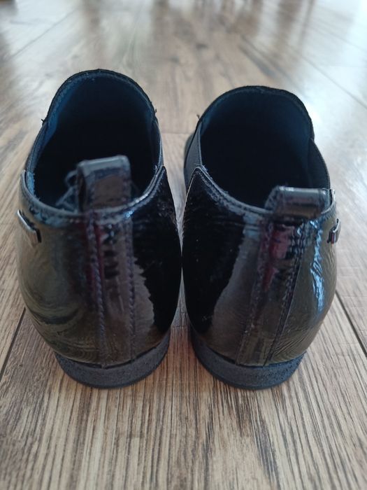 Czarne półbuty damskie skórzane, wsuwane, 36, Lasocki