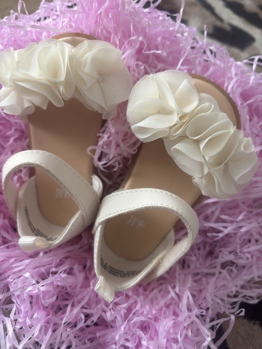 Босоніжки для маленьких прнцес