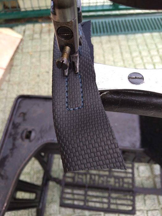 Máquina Industrial Costura Singer 29K2