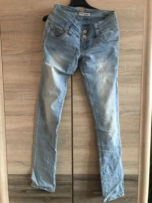Spodnie dżinsy Redial z przetarciami roz. M