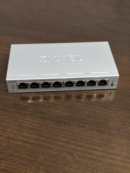 Switch Zyxel GS1200-8v3 – 8 portów Gigabit LAN 1000 Mb/s