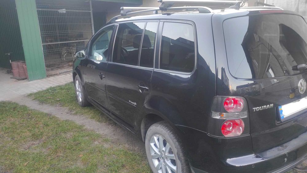 Volkswagen Touran 2010 1.4 бензин