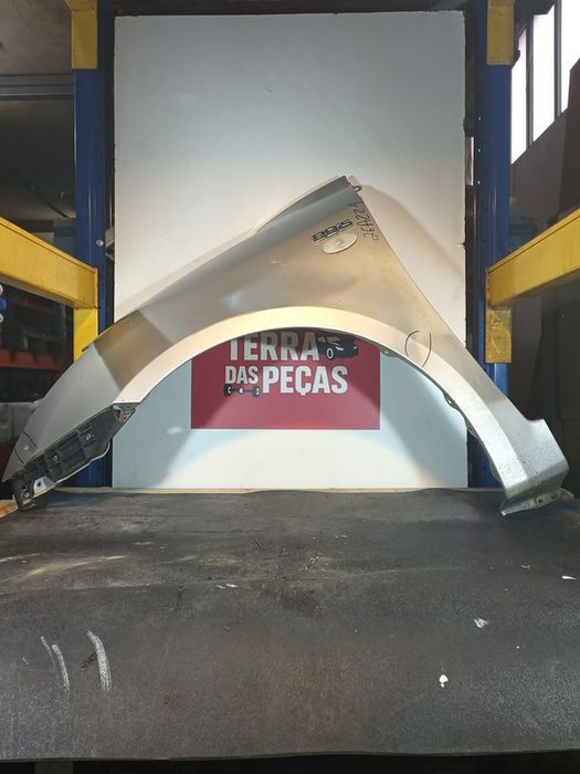 Guarda Lamas Suzuki Swift III ESQUERDO  Cinza