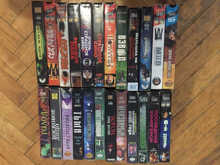 Видеокассеты VHS  Взвод, Лара Крофт, Неуязвимый