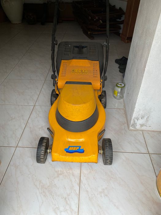 Máquina de cortar relva Electrolux Mep -nova