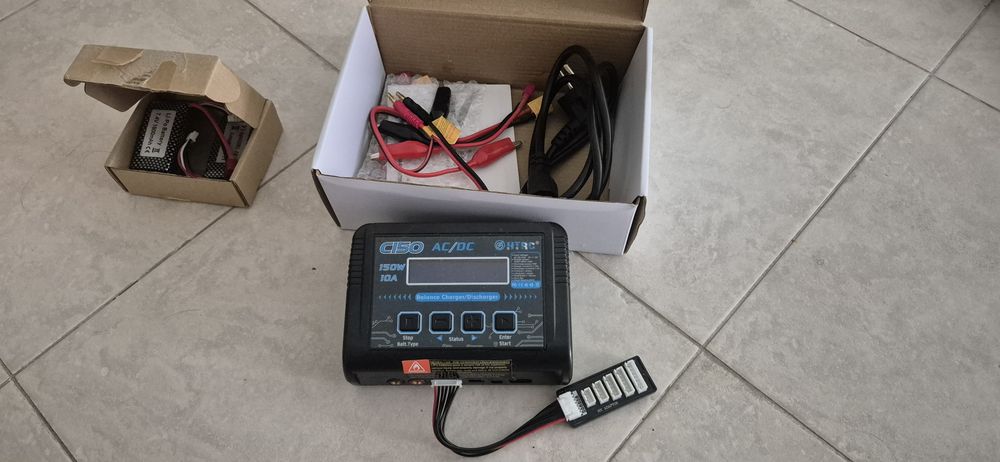 Vendo carregador/balanceador baterias + duas baterias lipo