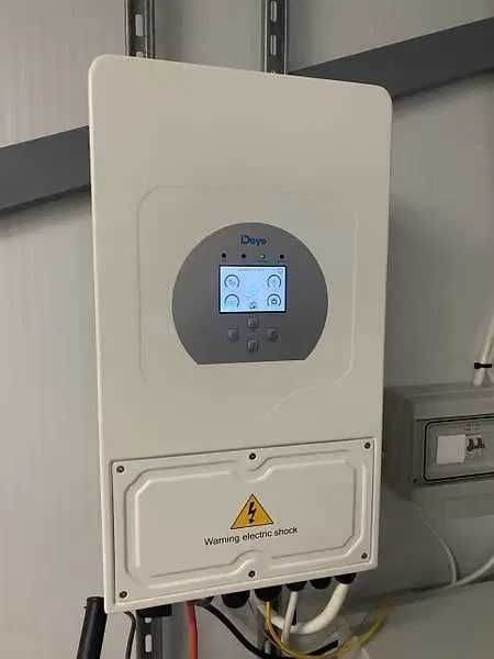 Гібридний Інвертор Deye 6kw 1 фаза SUN-6K-SG05LP1-EU