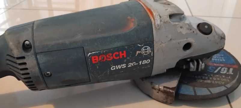 Rebarbadora em bom estado