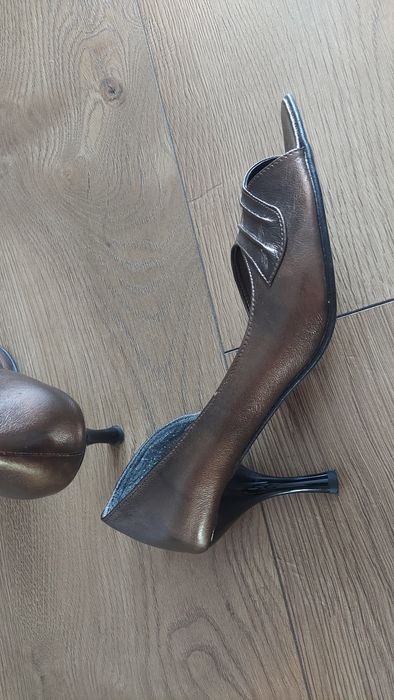 Pantofle czółenka Fabrizio Bertucci 39