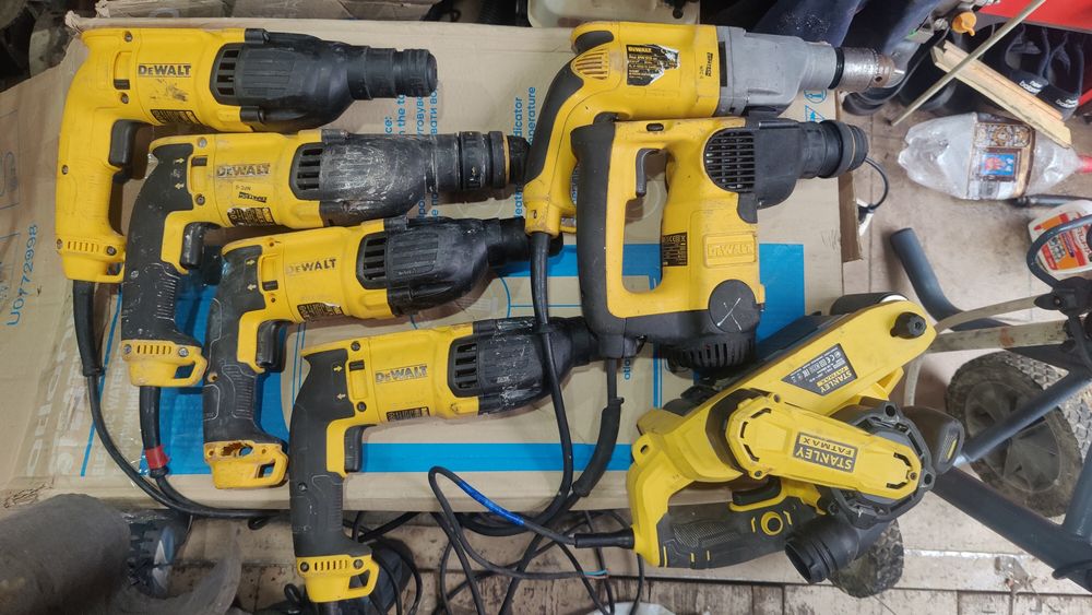 Инструмент Dewalt