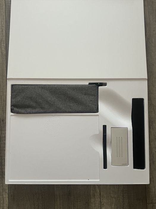 Wacom Intuos Pro  PTH-860