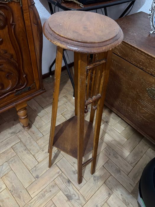 Pedestal em Madeira para Recuperação