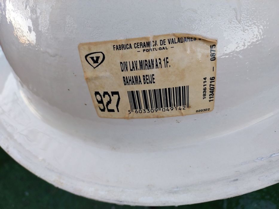 Lavatório antigo valadares beje