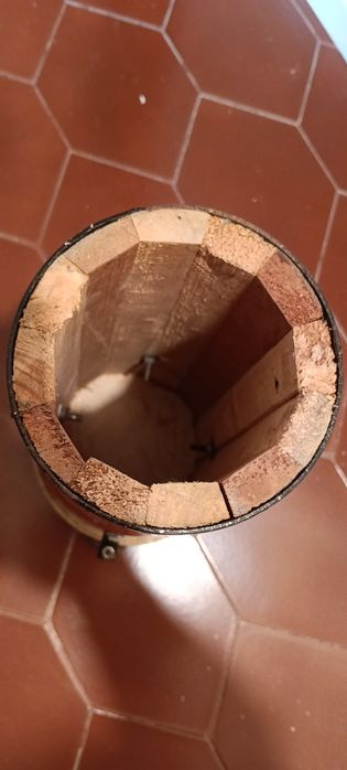Atabaque construído artesanalmente