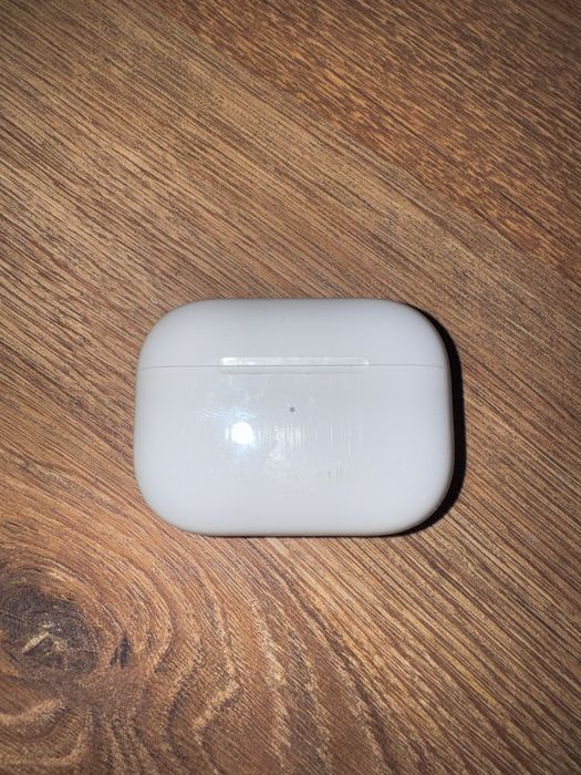 Apple AirPods Pro 1 generation with MagSafe Case