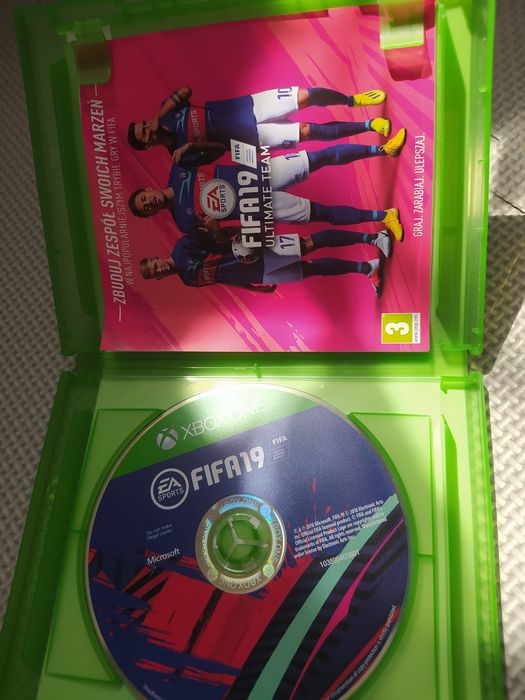 FIFA 17   FIFA 18   FIFA 18