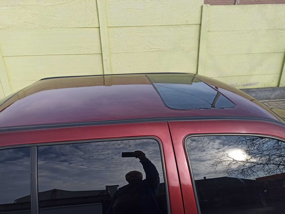 VOLKSWAGEN-VENTO CL 1.8 газ 1992г/в бордовый пурламутр 379000гр.