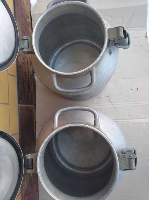 Продам бідони 25-27 л. у відмінному стані.