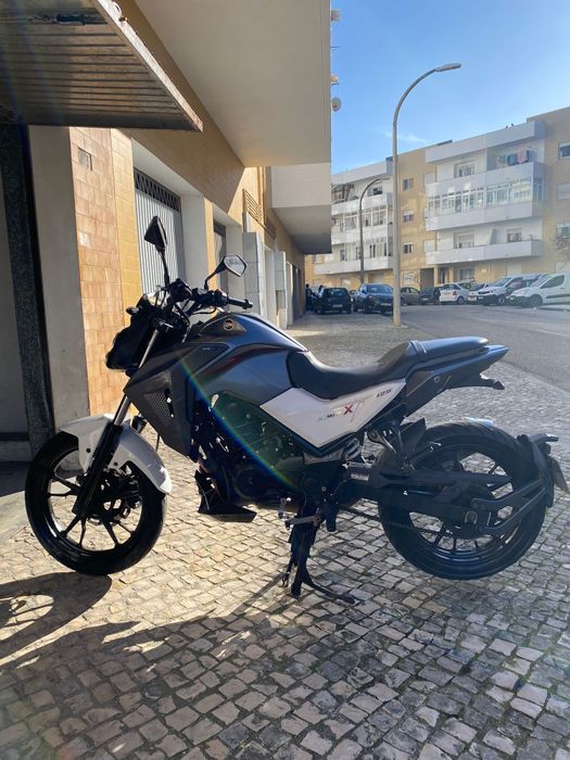 Vendo Sym SMX 125 cilindradas ano 2019
