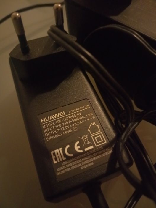 2 transformadores / adptador de corrente AC / DC - Fonte de alimentação: Modelo WA-42D12FG;  Huawei	Modelo HW-120300E2W