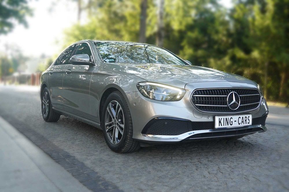 Wypożyczalnia/Wynajem Samochodów Limuzyn Mercedes Warszawa