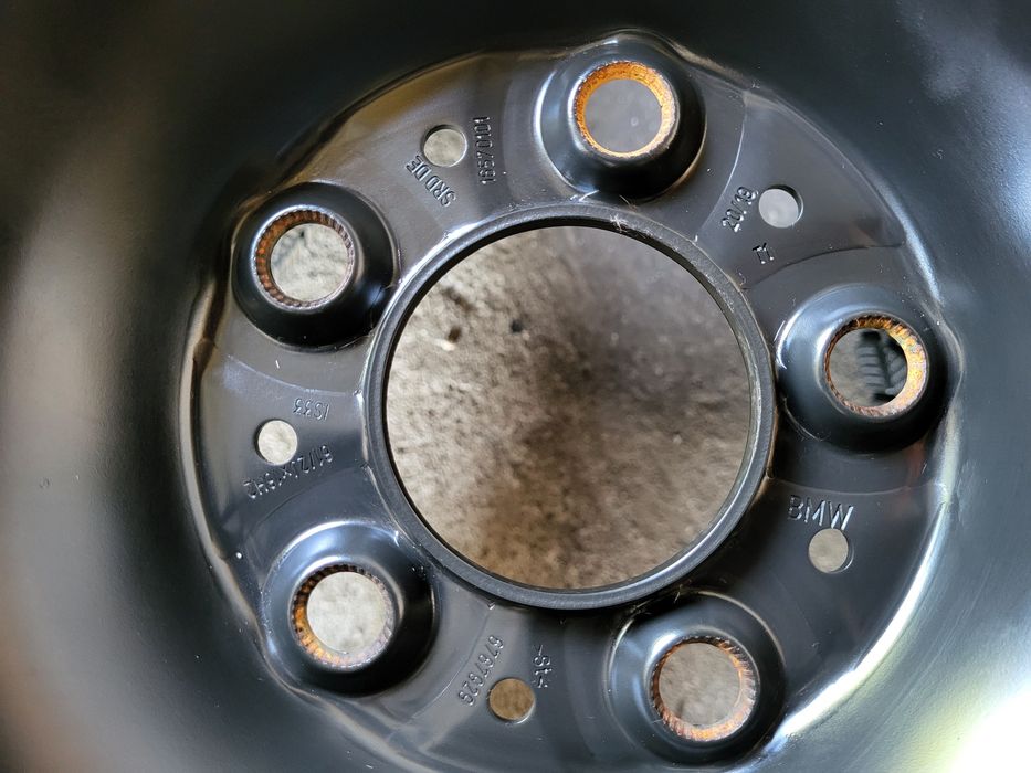 Koła zimowe 16cali BMW , stalówki 5x120 , 195/55/16 Continental