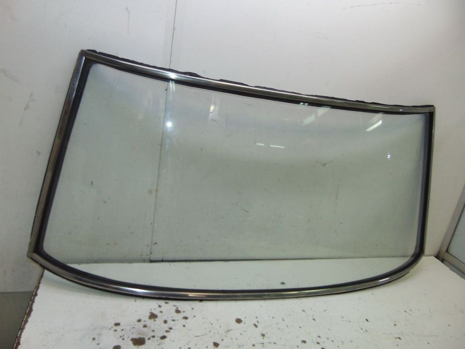 Datsun 1600 SSS para-brisas