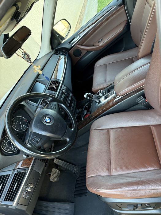 BMW X5 E70 3.0 бензин