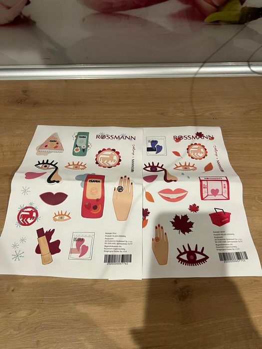 Przypinki Piny Rossmann+ gratis naklejki