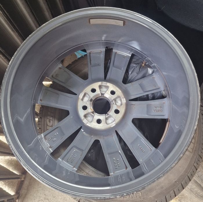 Jante especial Seat Arona 17".  Original.