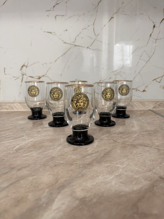 Набор стеклянных 6 стаканов и 6 рюмок с характерным дизайном Versace
