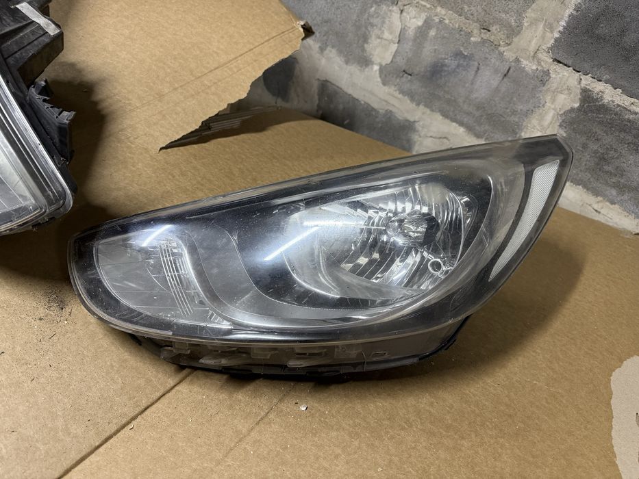 Фари hyundai accent 2010 без кріплень та під пайку