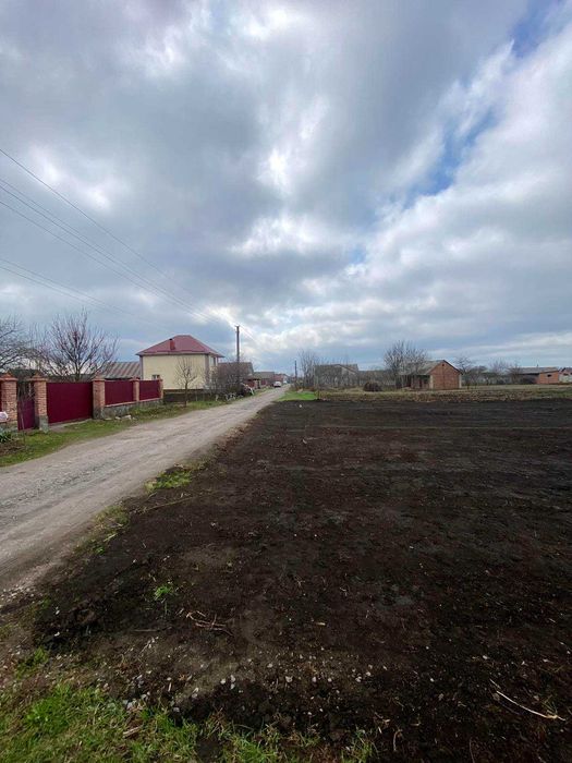 Продається таунхаус з земельною ділянкою 4561