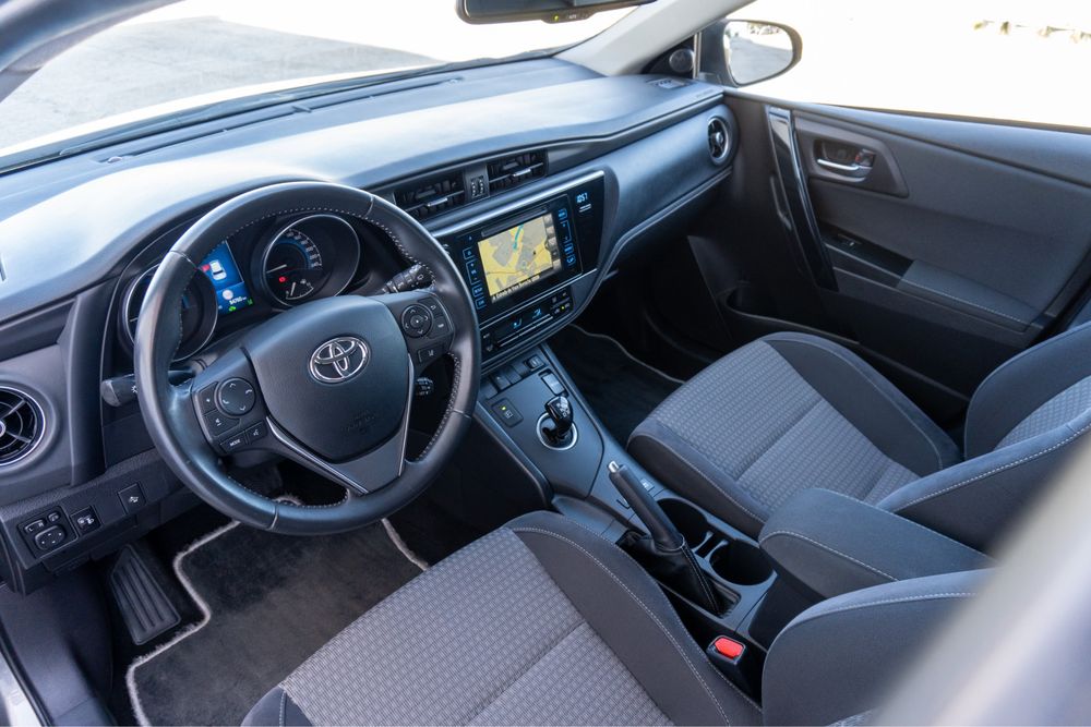 Toyota Auris 1.8 HSD Comfort Plus Sport Plus Nav (financiamento disponível)