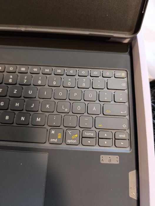 Etui z klawiaturą Inateck