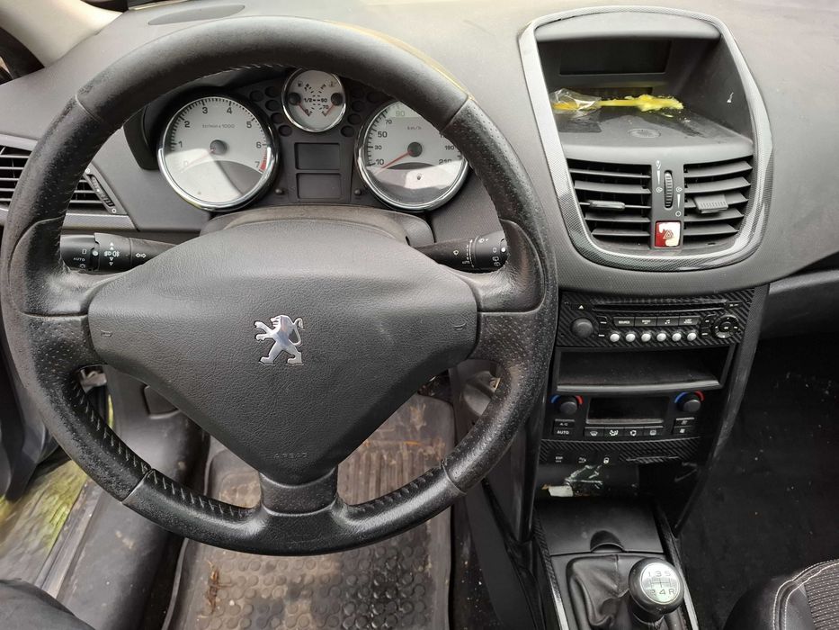 Na części Peugeot 207 1.6Thp maska błotnik drzwi EZW lampy poduszki