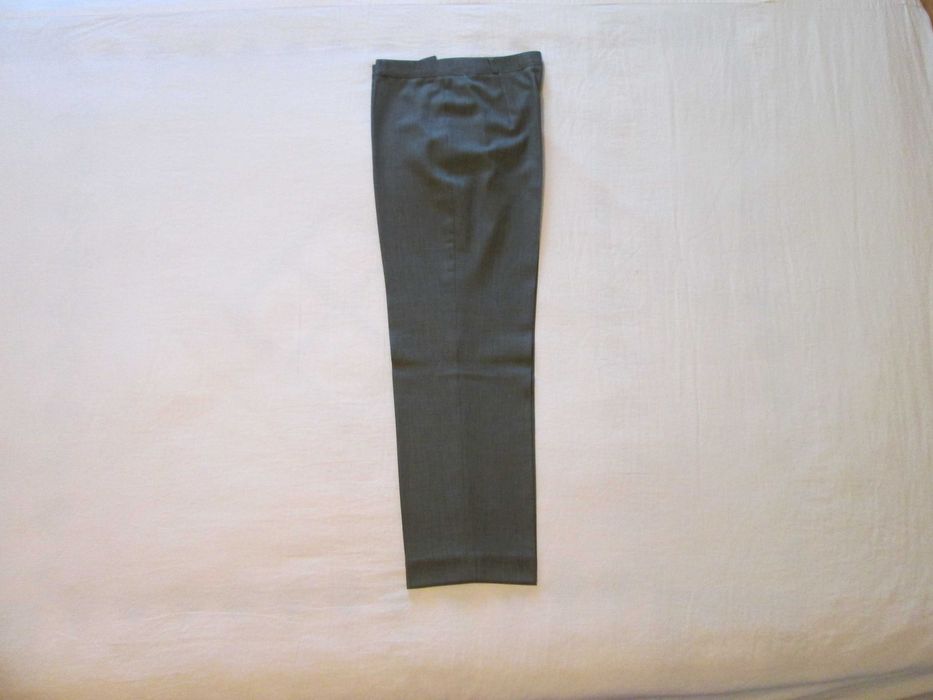Roupa de Mulher - Calças Cinzentas Esverdeadas