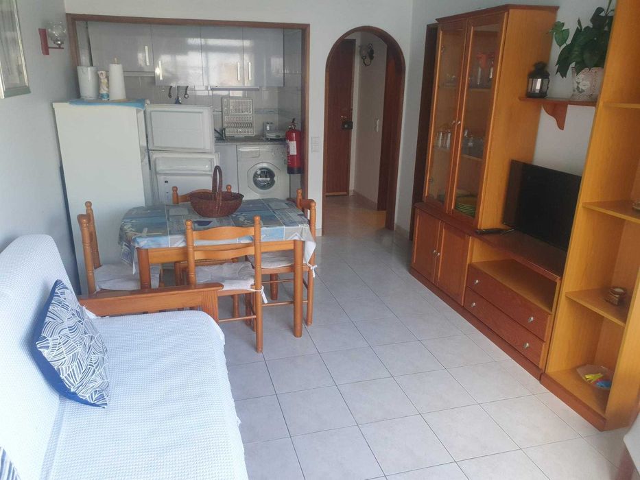 No Centro de Armação de Pera. E a 100 metros da Praia