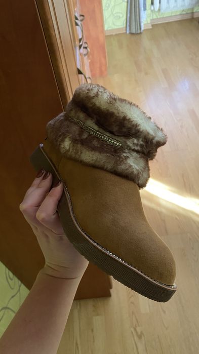 Зимове взуття розмір 40