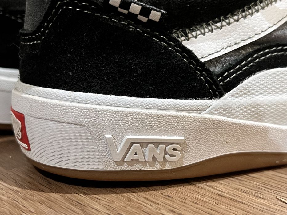 Tenis VANS. WAYVEE preto/branco.