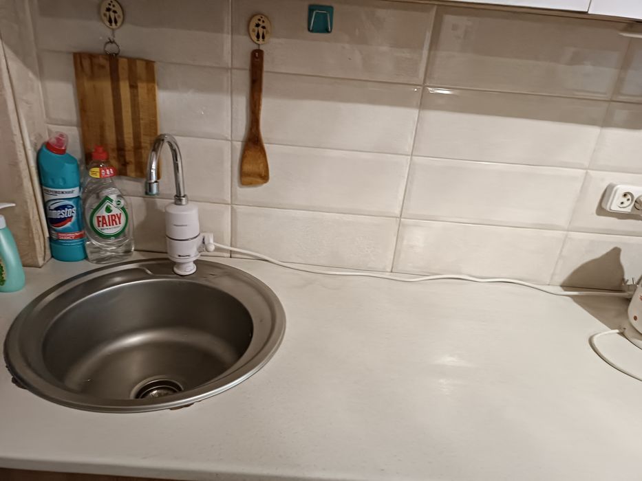 Продається кімната в гуртожитку.