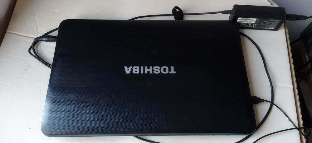 Laptop Netbook Toshiba Satellite C850-12R  Windows 7 MAT