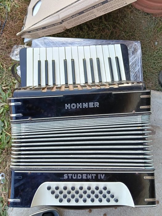 Akordeon hohner student 4. 32 basy