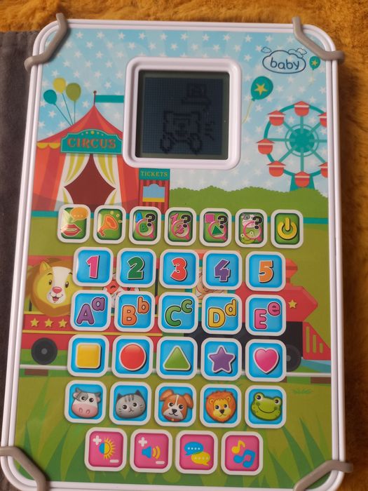 Tablet interativo criança