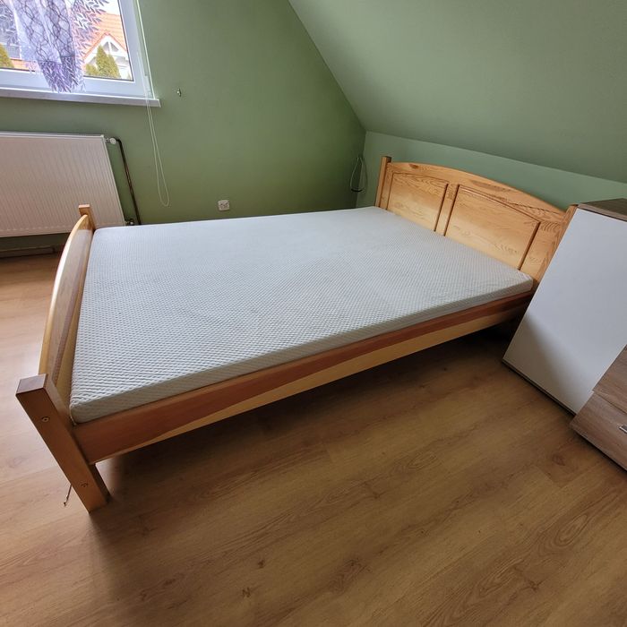 Łóżko drewniane 140x200 jak nowe