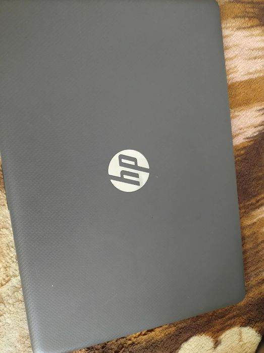 Laptop HP 240 G7
